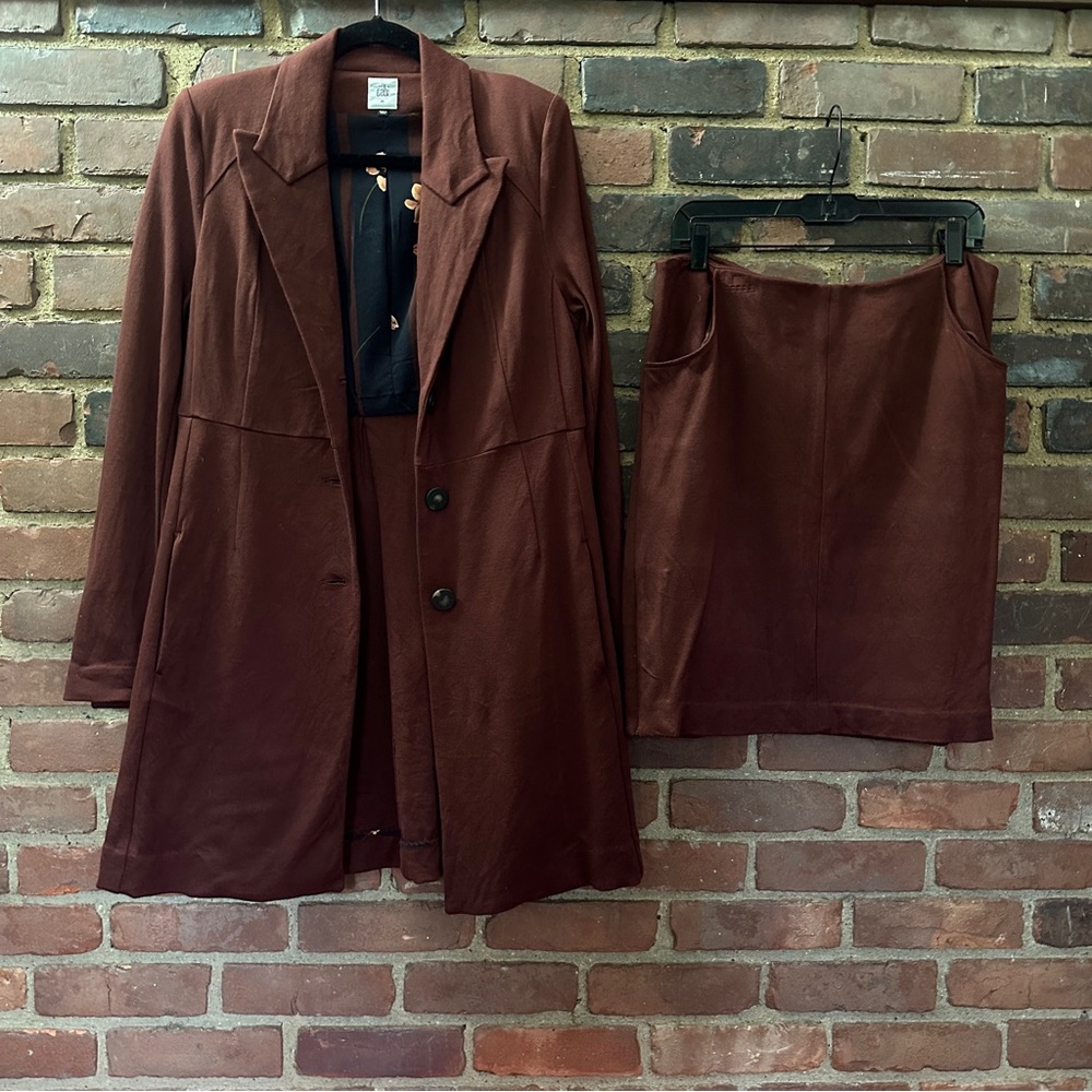 CAbi skirt size 10 / long jacket size medium boss suit